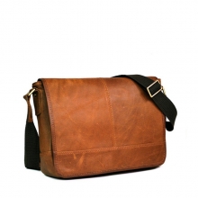 Factory wholesale price vintage style sport leather shoulder messenger bag for men